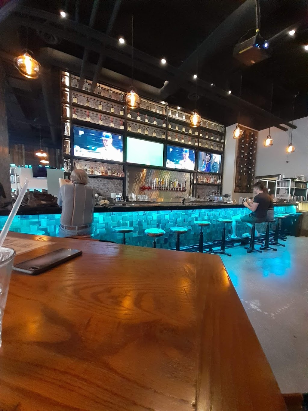 Pillbox Tavern | restaurant | 400 Wabasha St N Ste #220, St Paul, MN 55102, USA | 6517567566 OR +1 651-756-7566