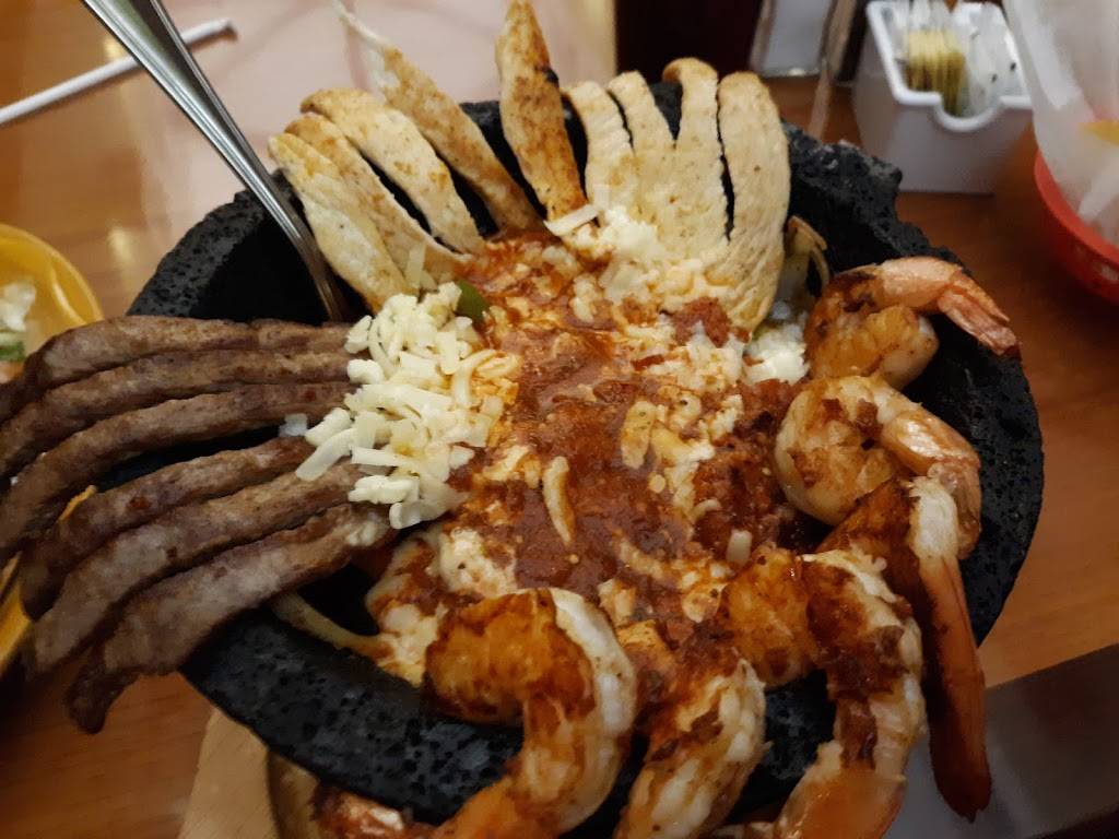 La Fiesta Bar & Grill | restaurant | 823 Wheeler St, Ames, IA 50010, USA | 5154505175 OR +1 515-450-5175