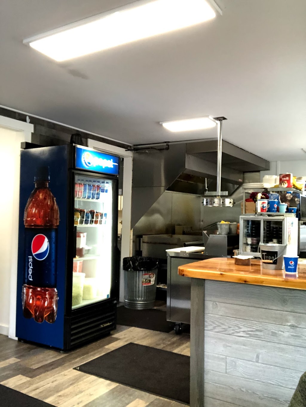 HUFF N PUFF | restaurant | 9455 US-12, Randle, WA 98377, USA | 3604975721 OR +1 360-497-5721