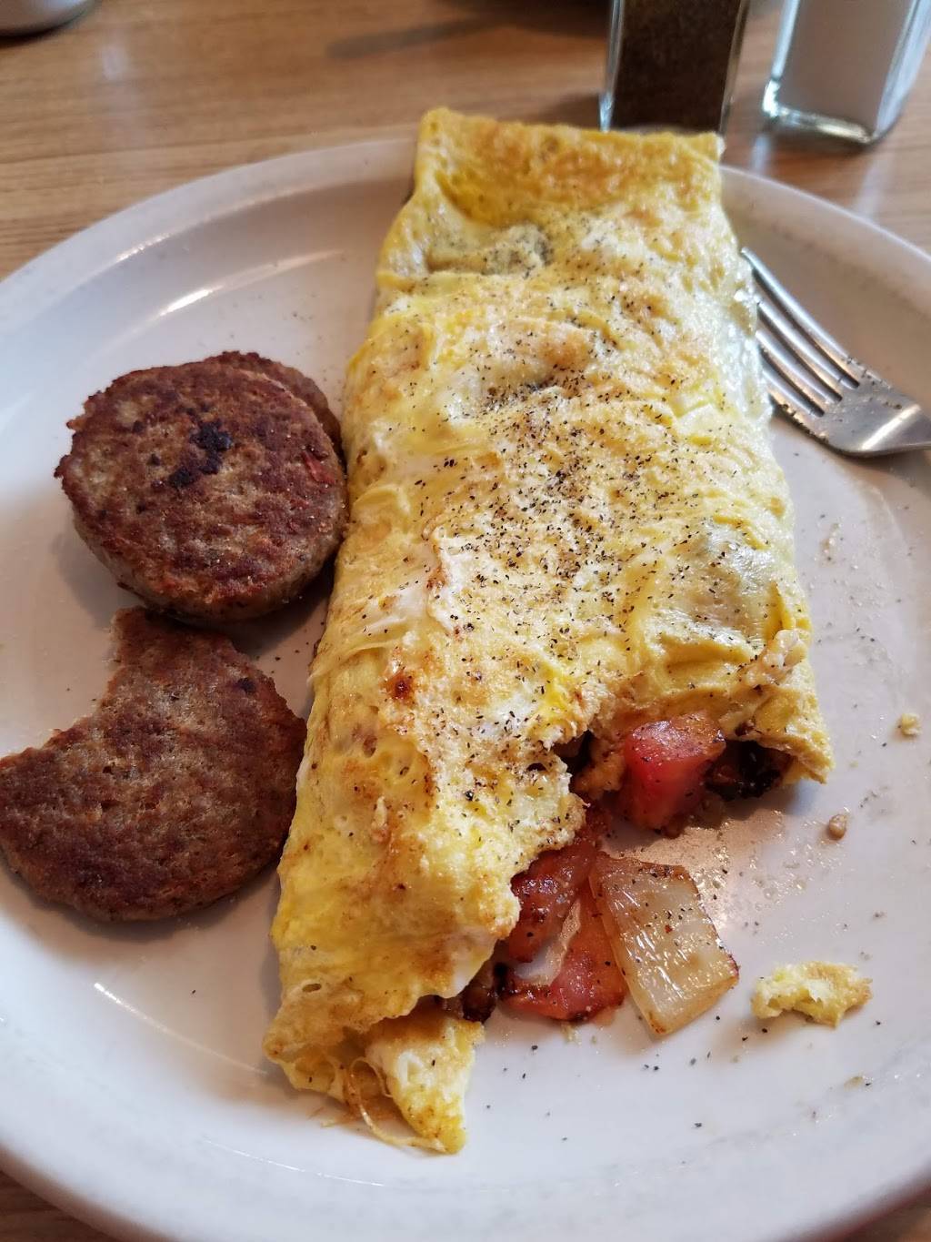 P.T. Christoffs | restaurant | 22900 Allen Rd, Woodhaven, MI 48183, USA | 7346754626 OR +1 734-675-4626