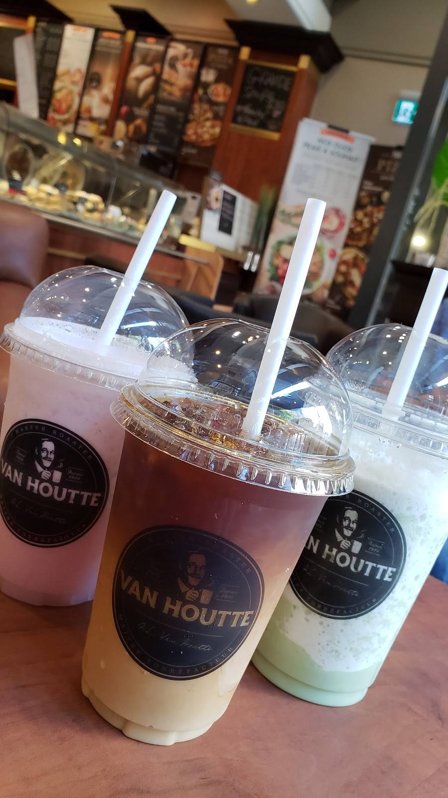 Café Van Houtte | cafe | 2027 Rue Metcalfe, Montréal, QC H3A 1X7, Canada | 5148495466 OR +1 514-849-5466