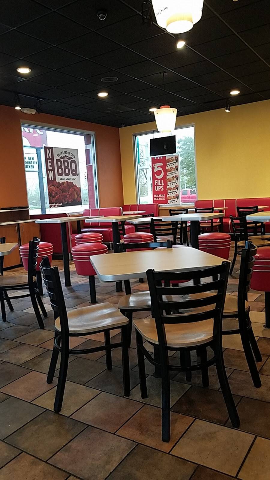 KFC | restaurant | 4120 S, Calumet Ave, Hammond, IN 46320, USA | 2199319313 OR +1 219-931-9313