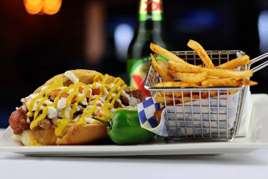 SharkDogs Sports Grill | restaurant | 5200 N Mesa St ste a-103, El Paso, TX 79912, USA | 9153075965 OR +1 915-307-5965