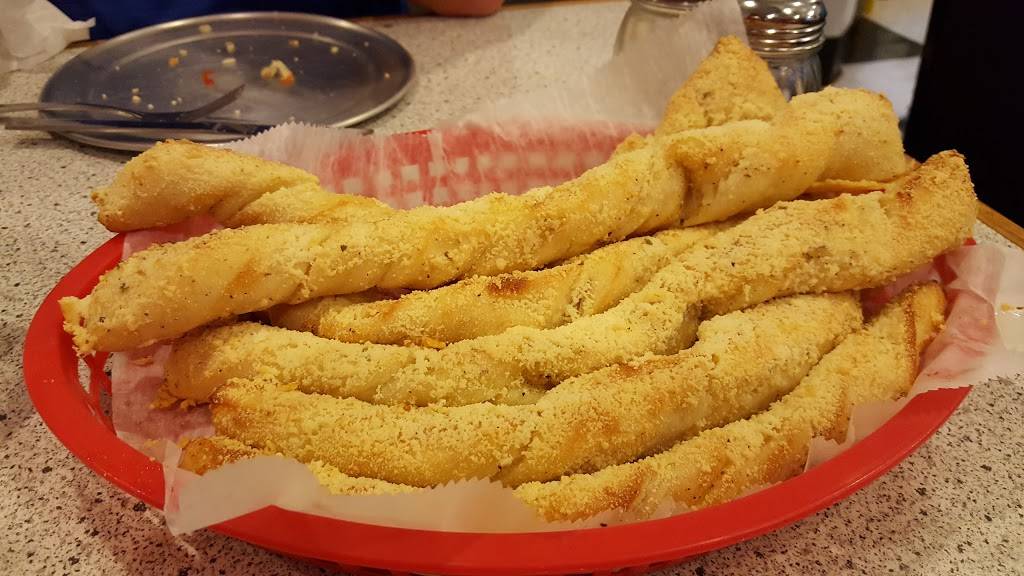 Spankys Pizza | restaurant | 5784 US-10, Ludington, MI 49431, USA | 2318437499 OR +1 231-843-7499