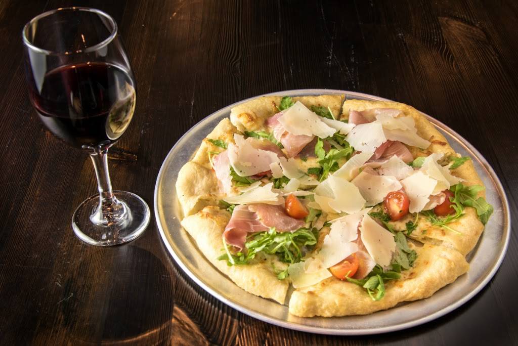 Vinnys Pizza Bar | restaurant | 130 N Canal St, Chicago, IL 60661, USA | 3129021544 OR +1 312-902-1544