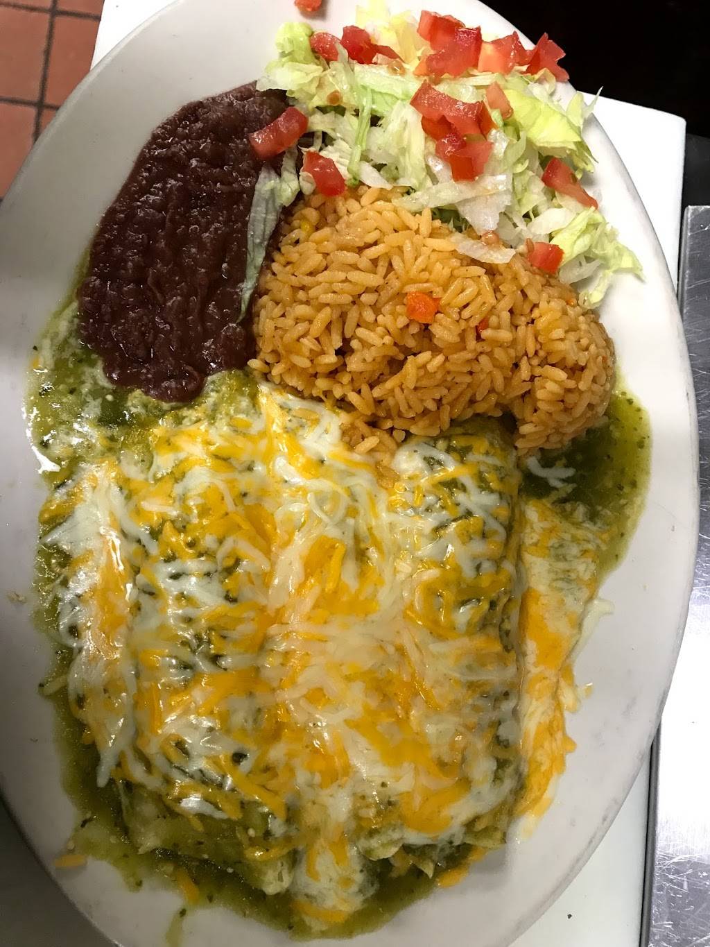 Doña Carmen Pupuseria #1 | restaurant | 1823 W Pioneer Pkwy, Arlington, TX 76013, USA | 8177953716 OR +1 817-795-3716