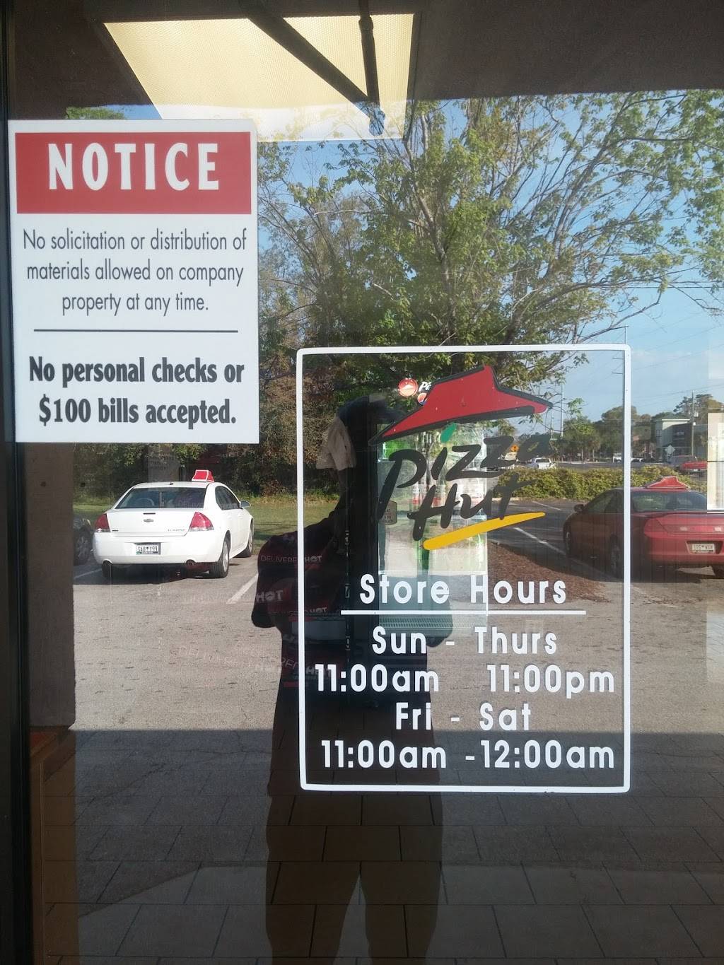 Pizza Hut | meal takeaway | 890 Folly Rd, Charleston, SC 29412, USA | 8437952244 OR +1 843-795-2244