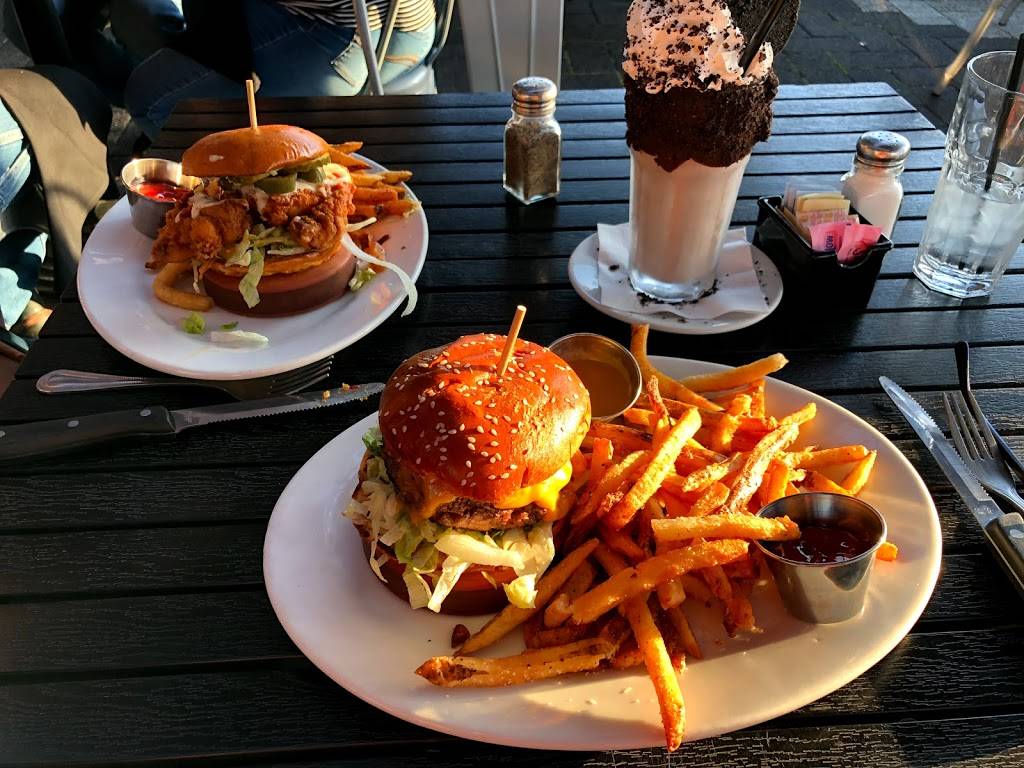 Lucky Monk | restaurant | 105 Hollywood Blvd, South Barrington, IL 60010, USA | 8478980500 OR +1 847-898-0500