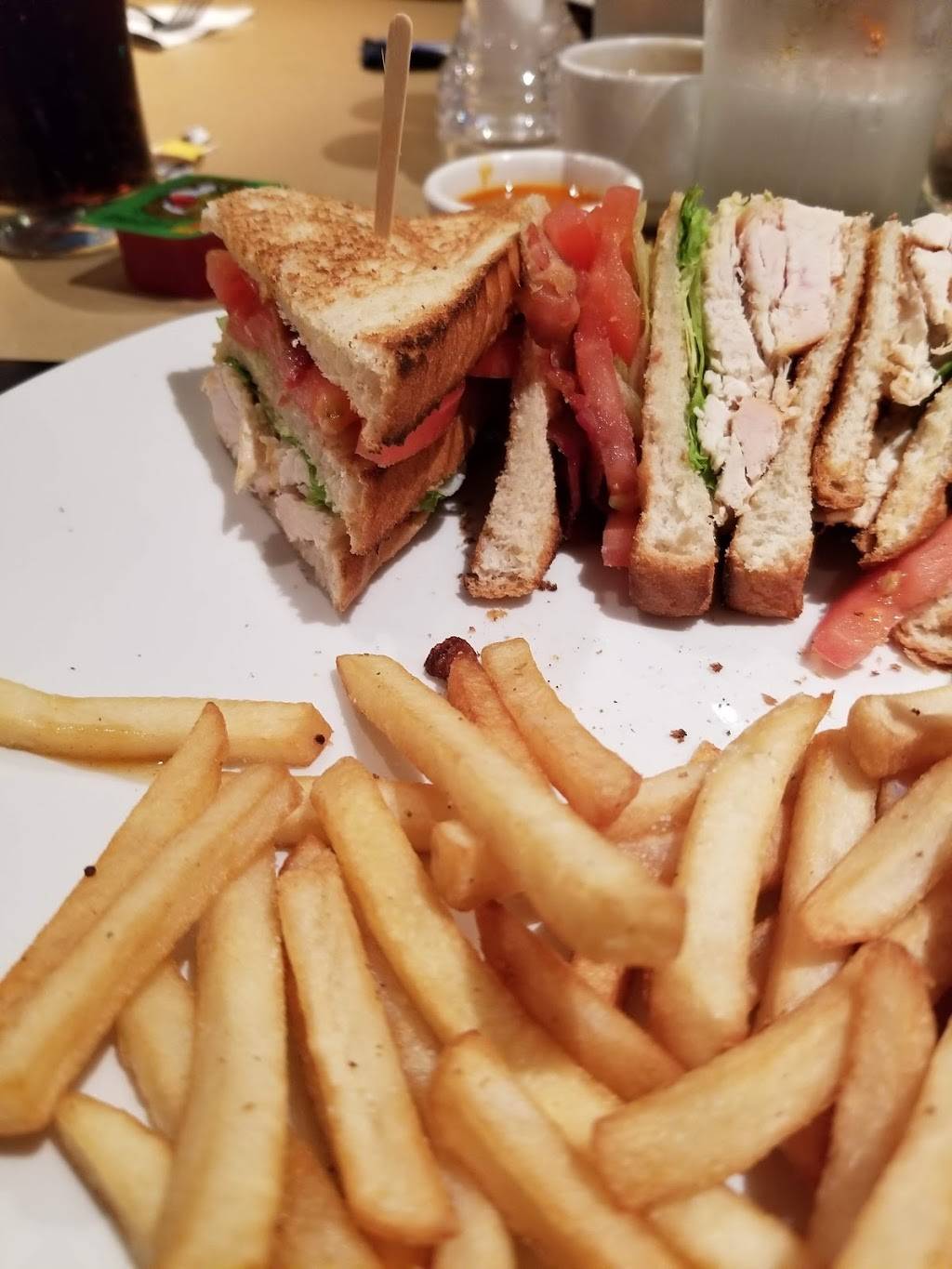 St-Hubert | restaurant | 1415 Boulevard Moody, Terrebonne, QC J6X 4C8, Canada | 5143855555 OR +1 514-385-5555