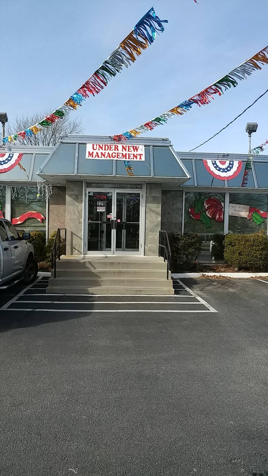 Seacrest Sayville Diner | restaurant | 229 W Main St, Sayville, NY 11782, USA | 6314054833 OR +1 631-405-4833