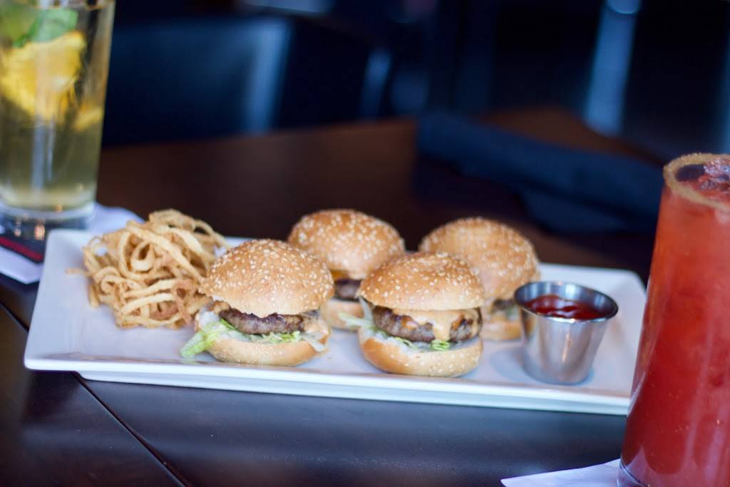 Shoeless Joes Sports Grill | restaurant | 3200 Dufferin St, North York, ON M6A 2T2, Canada | 4167877934 OR +1 416-787-7934