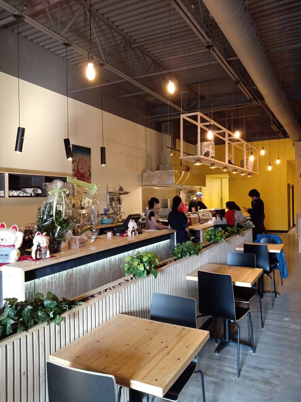 Bistro Isakaya | restaurant | 8178 Boulevard Champlain, LaSalle, QC H8P 1B4, Canada | 5143668808 OR +1 514-366-8808