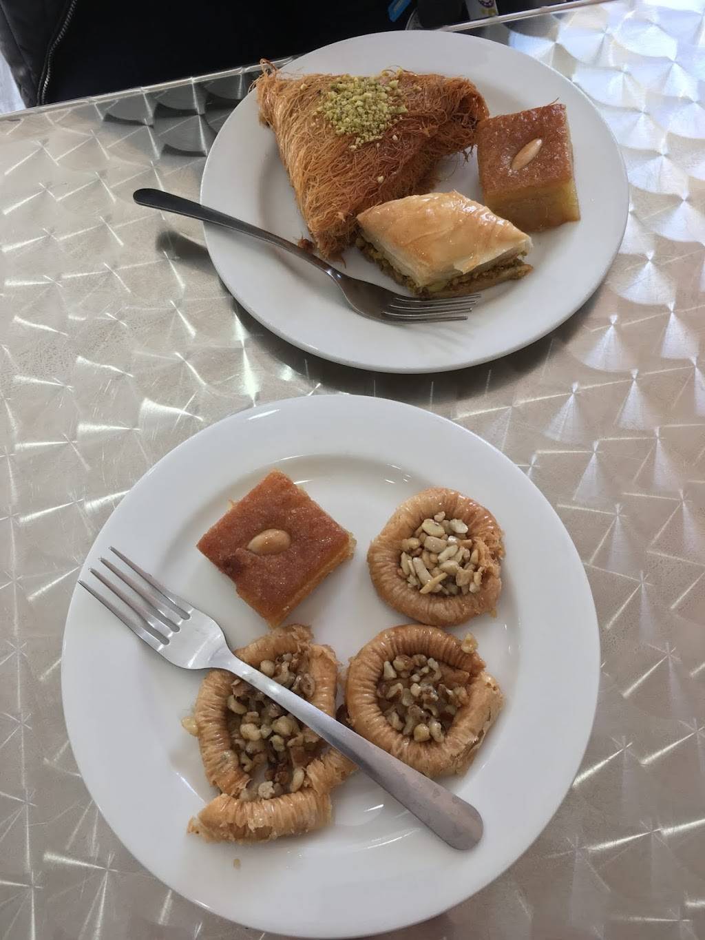 Habibis Sweets & Pastries | bakery | 3178, 2417 Nicholasville Rd #100, Lexington, KY 40503, USA | 8595549899 OR +1 859-554-9899