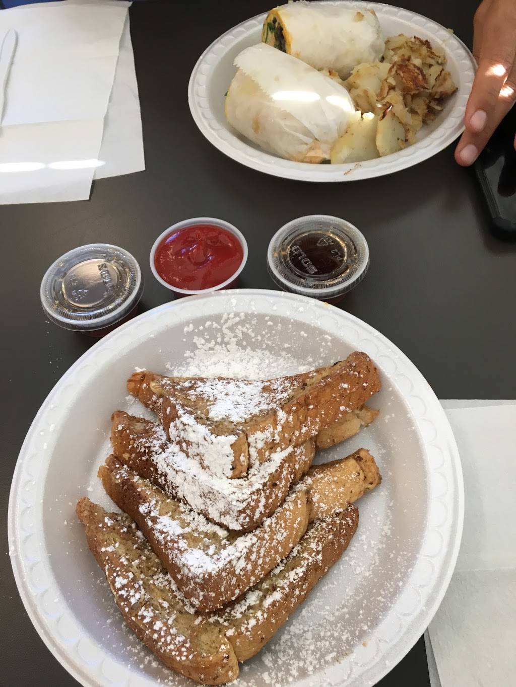 Uptown Cafe @ Trinity Center | cafe | 5870 Trinity Pkwy, Centreville, VA 20120, USA | 7038251881 OR +1 703-825-1881