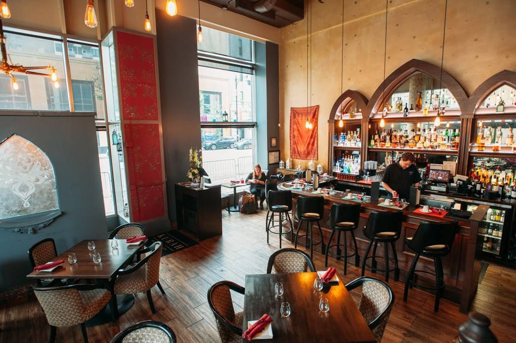 Kurah Mediterranean | restaurant | 1355 S Michigan Ave, Chicago, IL 60605, USA | 3126248611 OR +1 312-624-8611