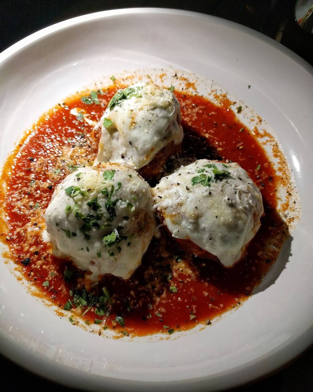 Leones Italian | restaurant | 455 Granby St, Norfolk, VA 23510, USA | 7576241455 OR +1 757-624-1455