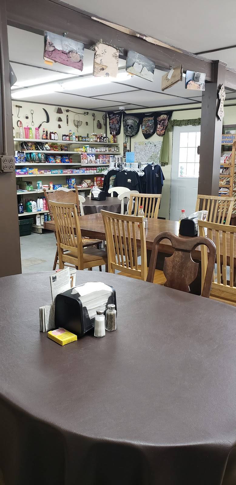 Creekside Market & Grill | restaurant | 8960 Greenville Hwy, Brevard, NC 28712, USA | 8288852810 OR +1 828-885-2810