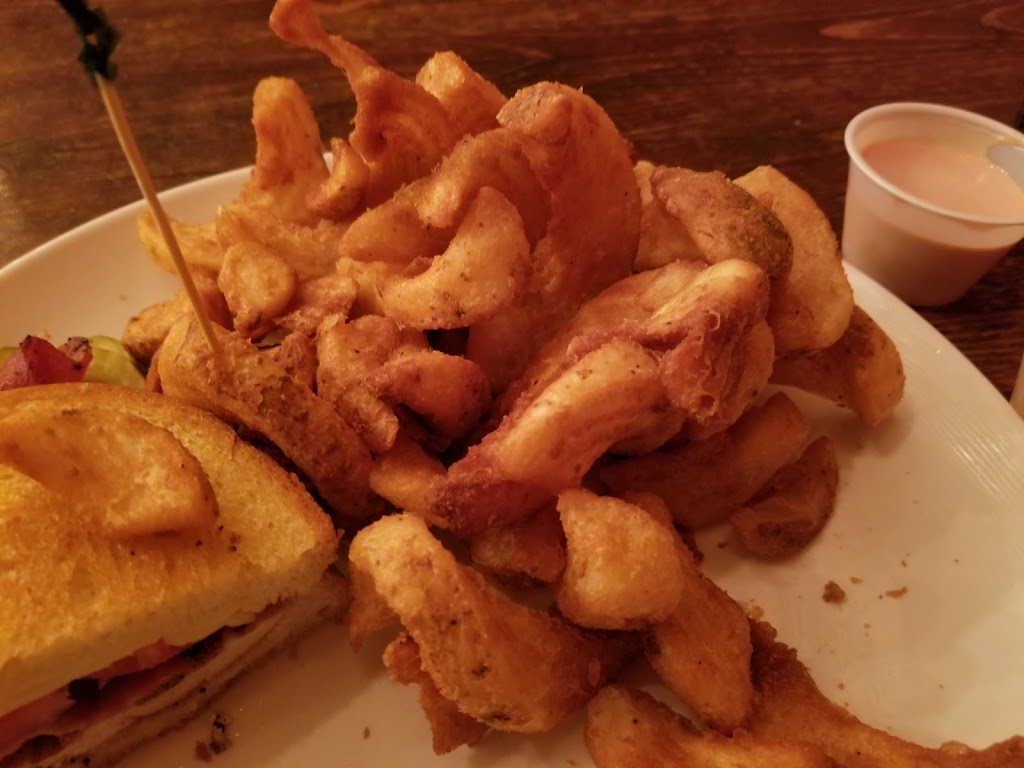 Hales Tavern | restaurant | 174 E Main St, Hermiston, OR 97838, USA | 5415677975 OR +1 541-567-7975