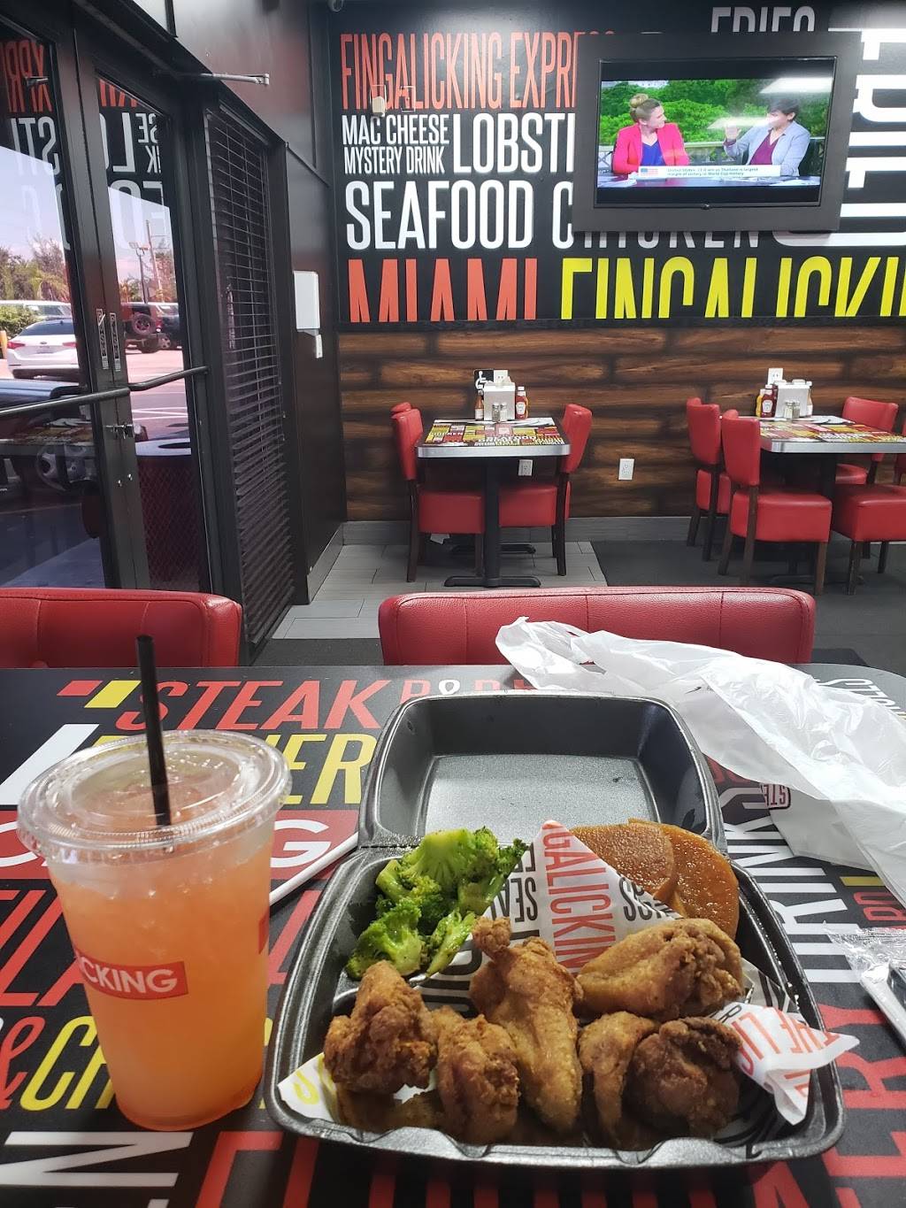 Finga Lickin Chicken | restaurant | 2662 N University Dr, Sunrise, FL 33322, USA | 9545304294 OR +1 954-530-4294