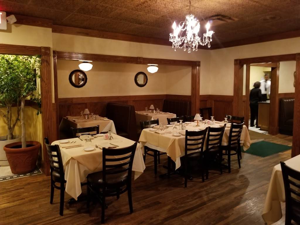 Fireside Chophouse Bar & Grill | restaurant | 1995 Richmond Rd, Williamsburg, VA 23185, USA | 7572293310 OR +1 757-229-3310