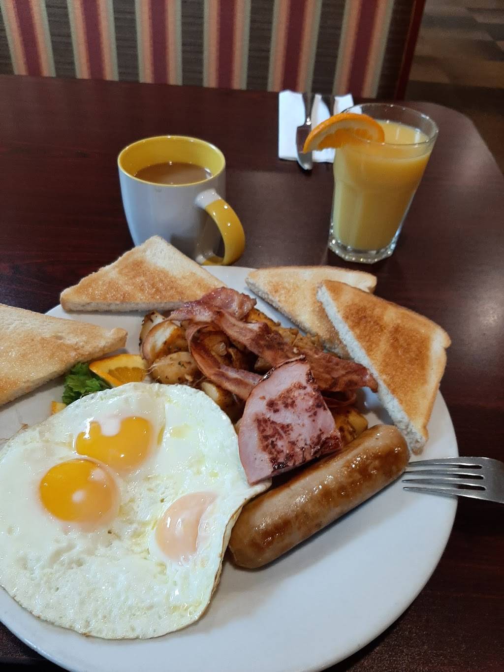 The Iron Skillet Wasaga Beach | restaurant | 1531 County Rd 92, Wasaga Beach, ON L9Z 2B7, Canada | 7054295804 OR +1 705-429-5804