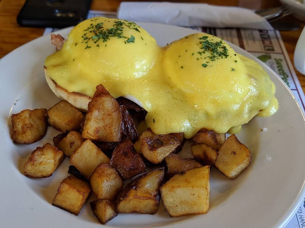 Crossroads Cafe & Deli | cafe | 216 Rockland St, Hanover, MA 02339, USA | 7818269921 OR +1 781-826-9921