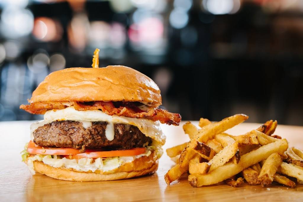 Chapps Burgers (Carrier Pkwy & I-20) | restaurant | 4146 S Carrier Pkwy, Grand Prairie, TX 75052, USA | 9722636969 OR +1 972-263-6969