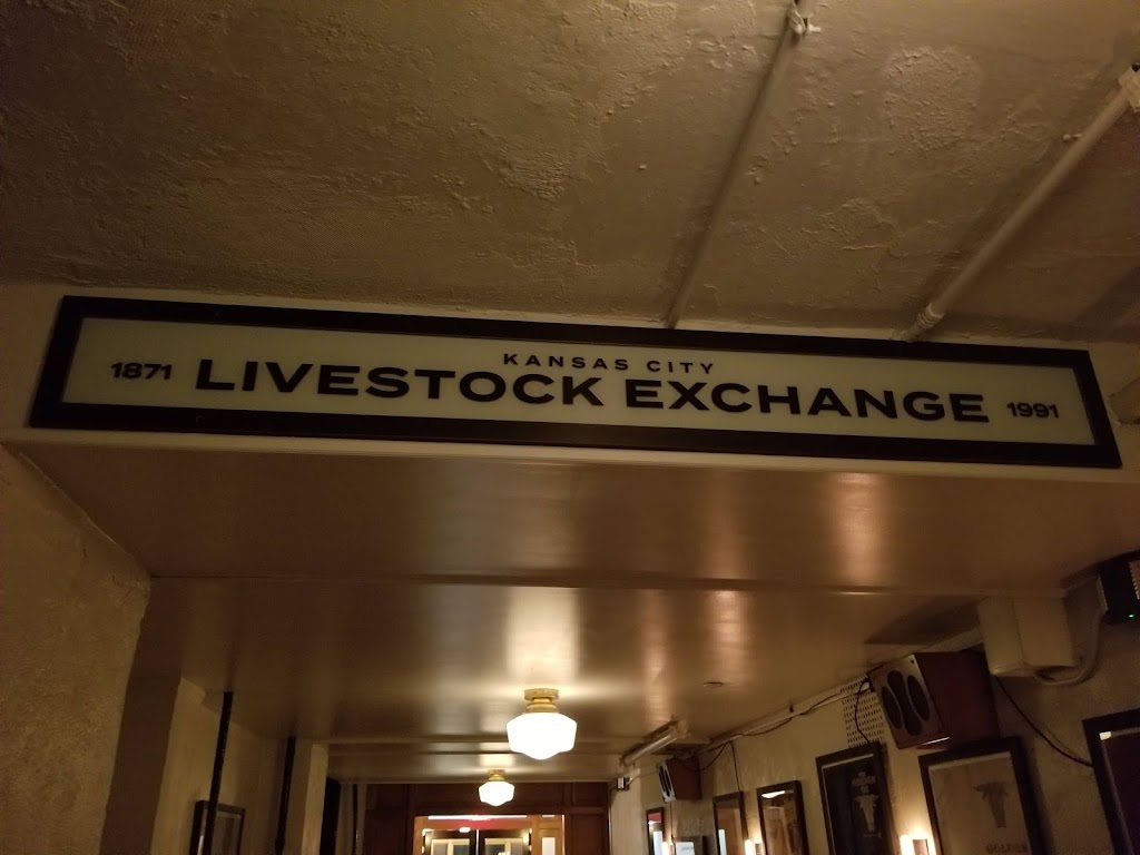 Golden Ox | restaurant | 1600 Genessee St #110, Kansas City, MO 64102, USA | 8168422866 OR +1 816-842-2866