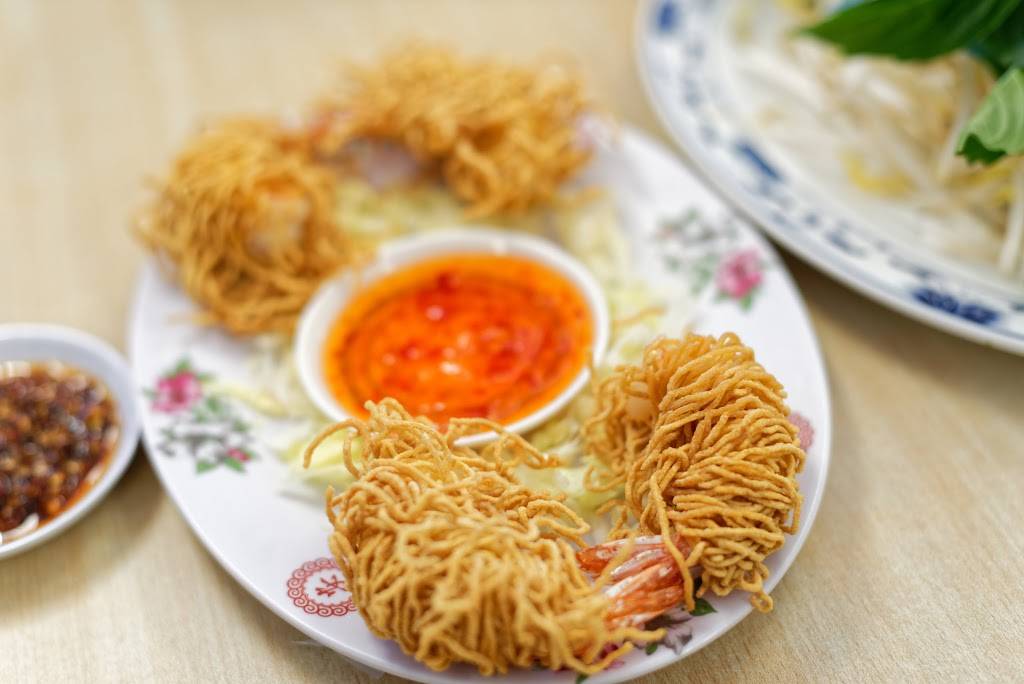 Pho 9999 | restaurant | 808 W River Dr, Davenport, IA 52802, USA | 5633233141 OR +1 563-323-3141