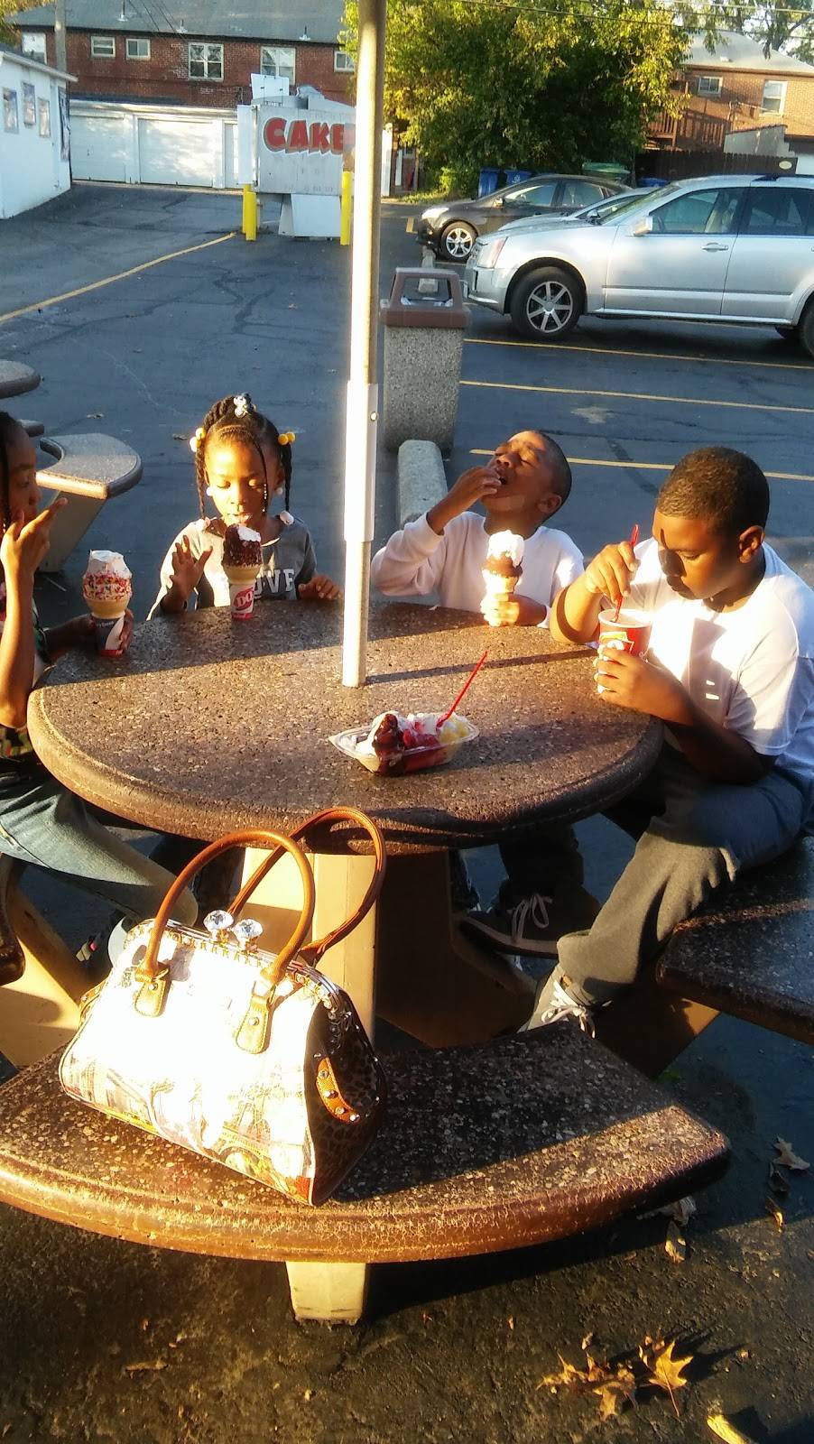 Dairy Queen | restaurant | 1512 W 5th Ave, Columbus, OH 43212, USA | 6144860011 OR +1 614-486-0011