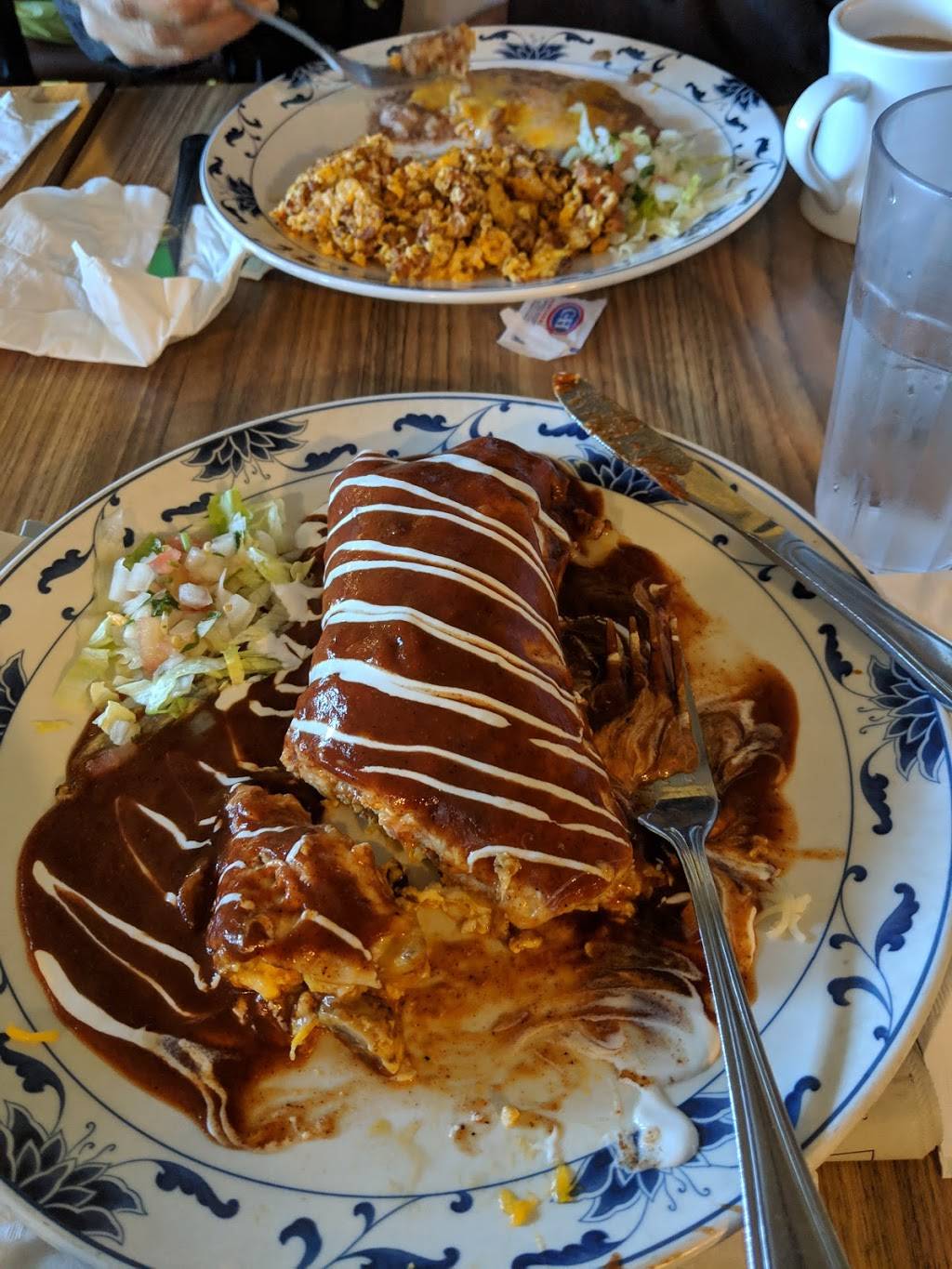 El Cerrito | restaurant | 325 Sharon Park Dr B4, Menlo Park, CA 94025, USA | 6508547300 OR +1 650-854-7300