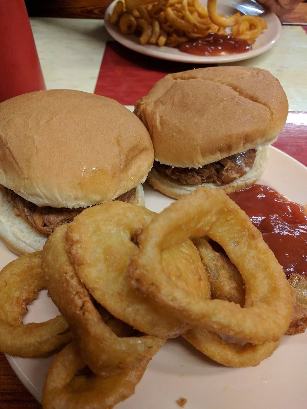 Billys Place | restaurant | 2700 KY-11, Beattyville, KY 41311, USA | 6065603333 OR +1 606-560-3333