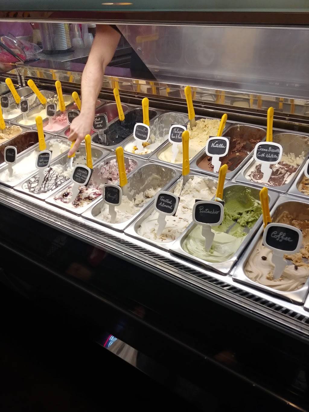 Gelatissimo West Covina | restaurant | 2682 E Garvey Ave S, West Covina, CA 91791, USA | 6264084419 OR +1 626-408-4419