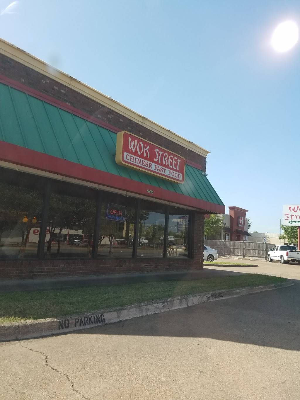 Wok Street | restaurant | 2005 S Buckner Blvd, Dallas, TX 75217, USA | 2143918413 OR +1 214-391-8413