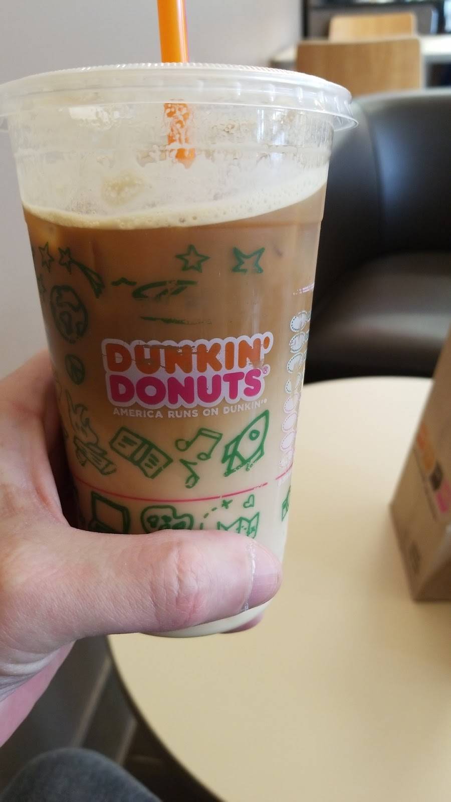 Dunkin | cafe | 617 Front St, McHenry, IL 60050, USA | 8153551839 OR +1 815-355-1839