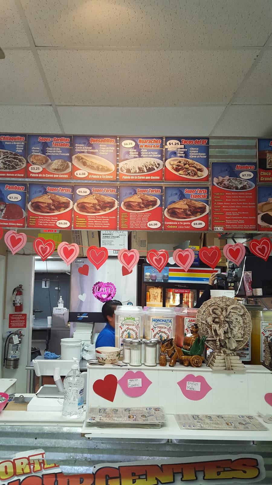 Torteria Insurgentes | restaurant | 7019 Holly Hill Dr, Dallas, TX 75231, USA | 2147505542 OR +1 214-750-5542