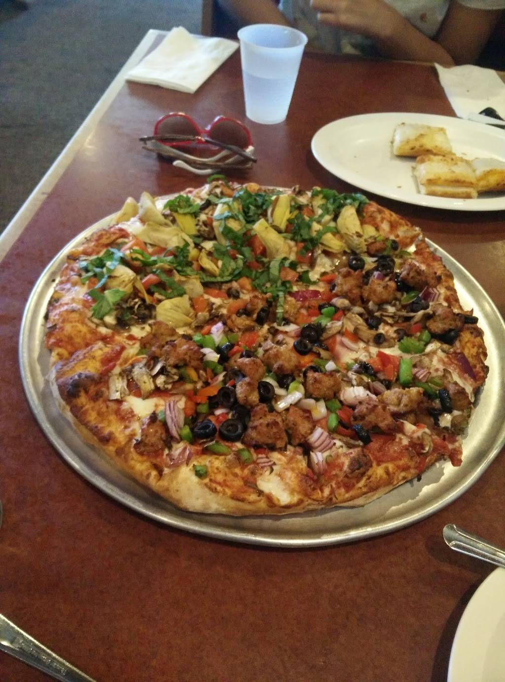 Lamppost Pizza | restaurant | 2955 Rolling Hills Rd, Torrance, CA 90505, USA | 3103254864 OR +1 310-325-4864