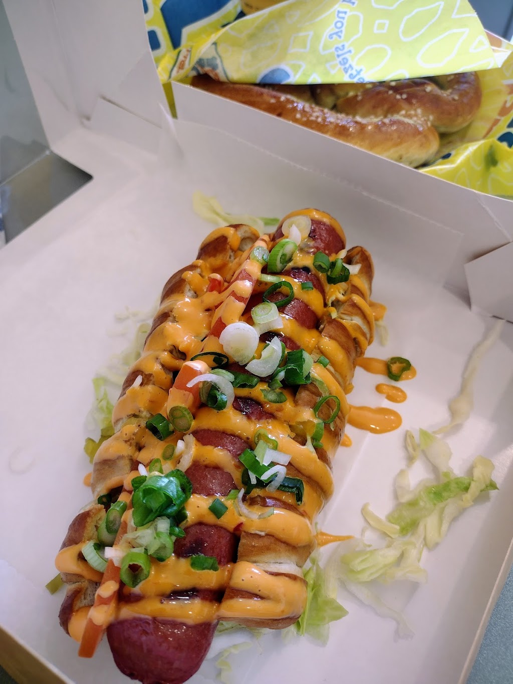 Wetzels Pretzels | bakery | 2801-3027 Countryside Dr Unit #3140, Turlock, CA 95380, USA | 8185059900 OR +1 818-505-9900