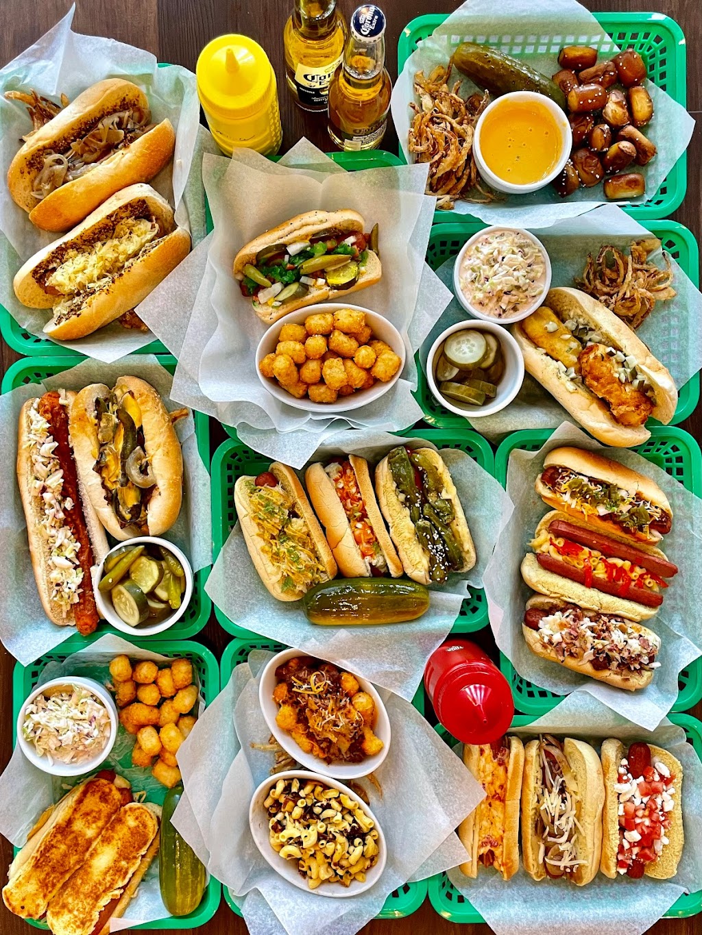 Nauti Dog Grill | restaurant | 10 N Broad St, Alpharetta, GA 30009, USA | 7706760154 OR +1 770-676-0154