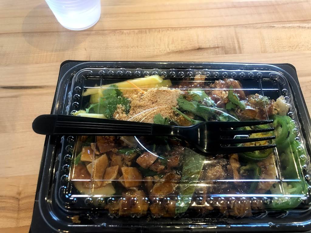 Naked Bowl | restaurant | 110 16th St Mall #110, Denver, CO 80202, USA | 3038252695 OR +1 303-825-2695