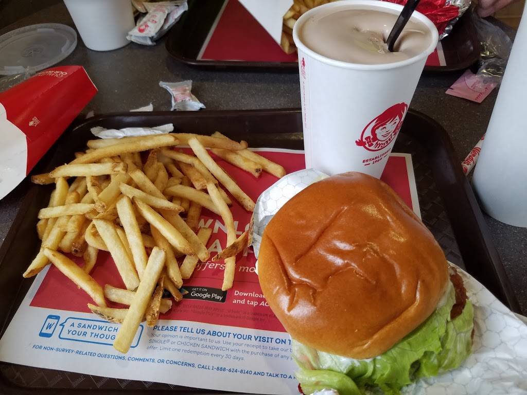 Wendys | restaurant | 105 N Ridge Rd, Minooka, IL 60447, USA | 8154676002 OR +1 815-467-6002