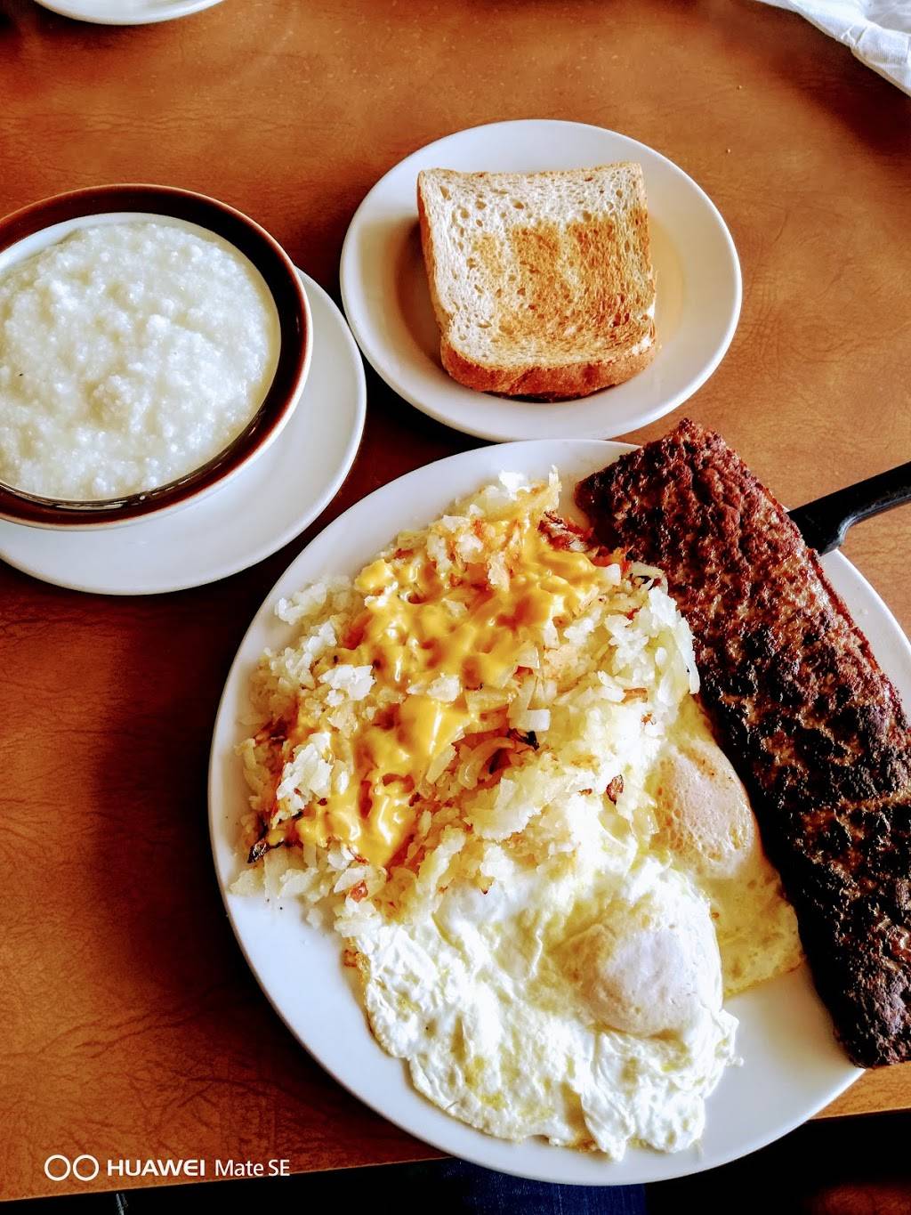 Hickory House Lounge | restaurant | 38652 N Sheridan Rd, Beach Park, IL 60099, USA | 8476623840 OR +1 847-662-3840