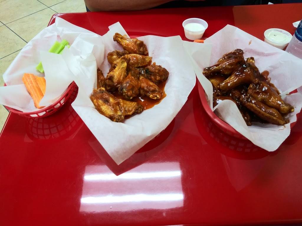 Wings on Fire | restaurant | 9040 E Valencia Rd Ste 100, Tucson, AZ 85747, USA | 5202747292 OR +1 520-274-7292