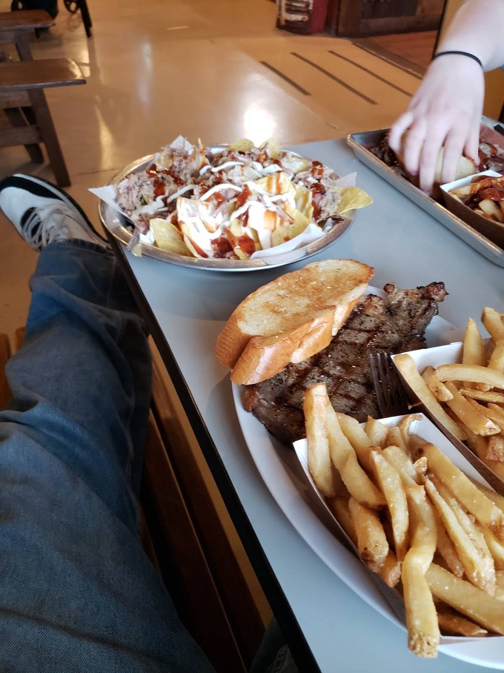 Smoked to the Bone | restaurant | 309 N Front St, Iuka, IL 62849, USA | 6183234115 OR +1 618-323-4115