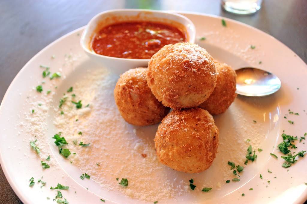 Mettawas Station Mediterranean Restaurant | restaurant | 169 Lansdowne Ave, Kingsville, ON N9Y 1S4, Canada | 5197332459 OR +1 519-733-2459