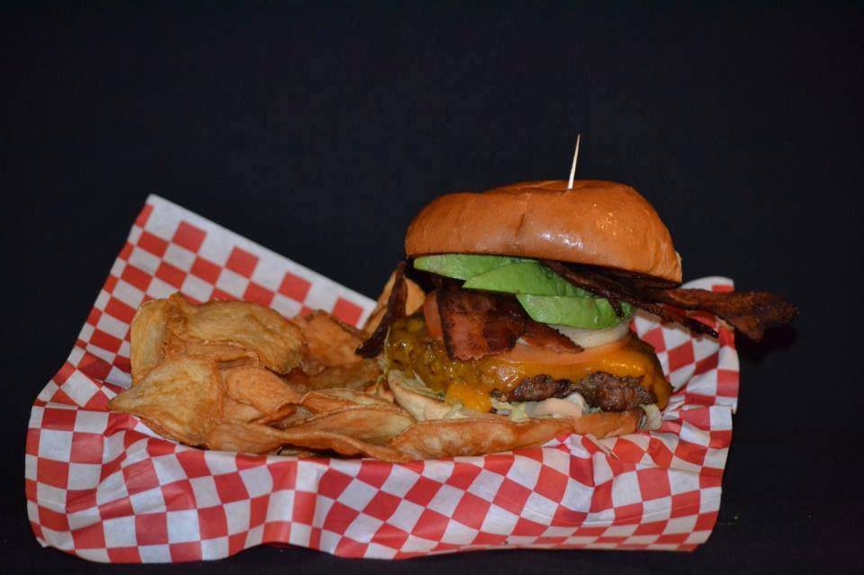 Dogz Bar and Grill | restaurant | 5300 E 2nd St, Long Beach, CA 90803, USA | 5624333907 OR +1 562-433-3907