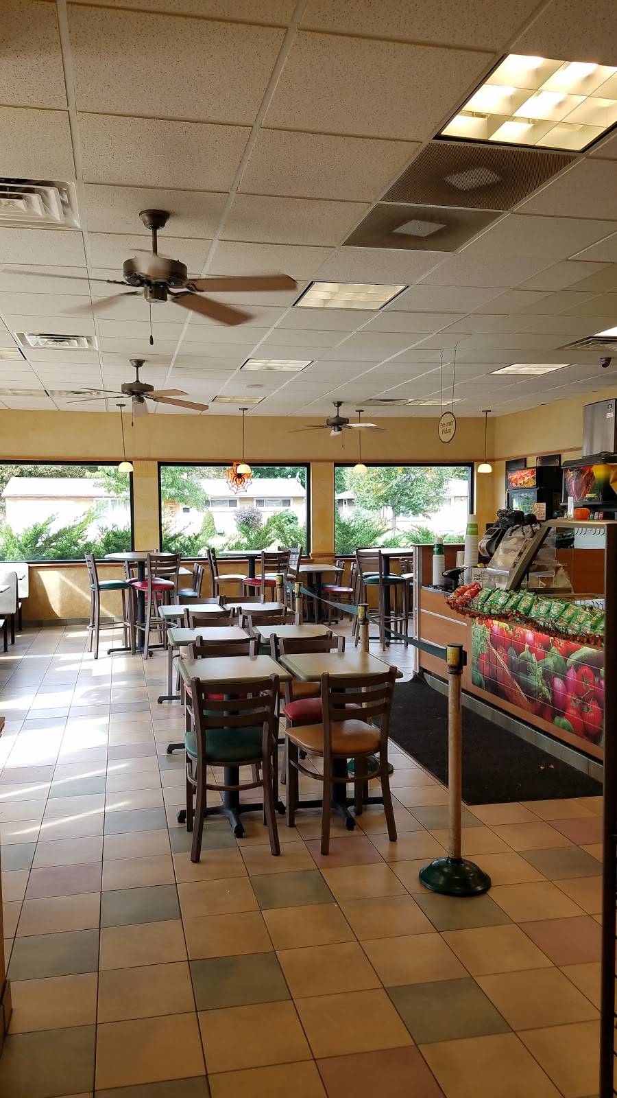 Subway | restaurant | 3021 N Rockton Ave, Rockford, IL 61103, USA | 8152092494 OR +1 815-209-2494