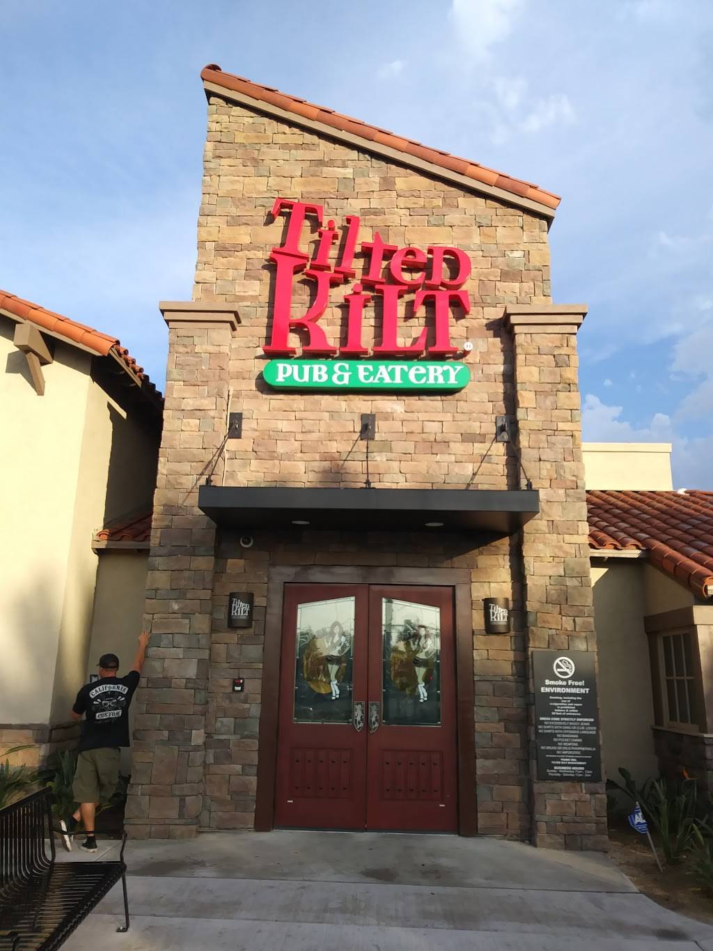 Tilted Kilt Pub & Eatery | restaurant | 12580 Day St, Moreno Valley, CA 92553, USA | 9518072630 OR +1 951-807-2630
