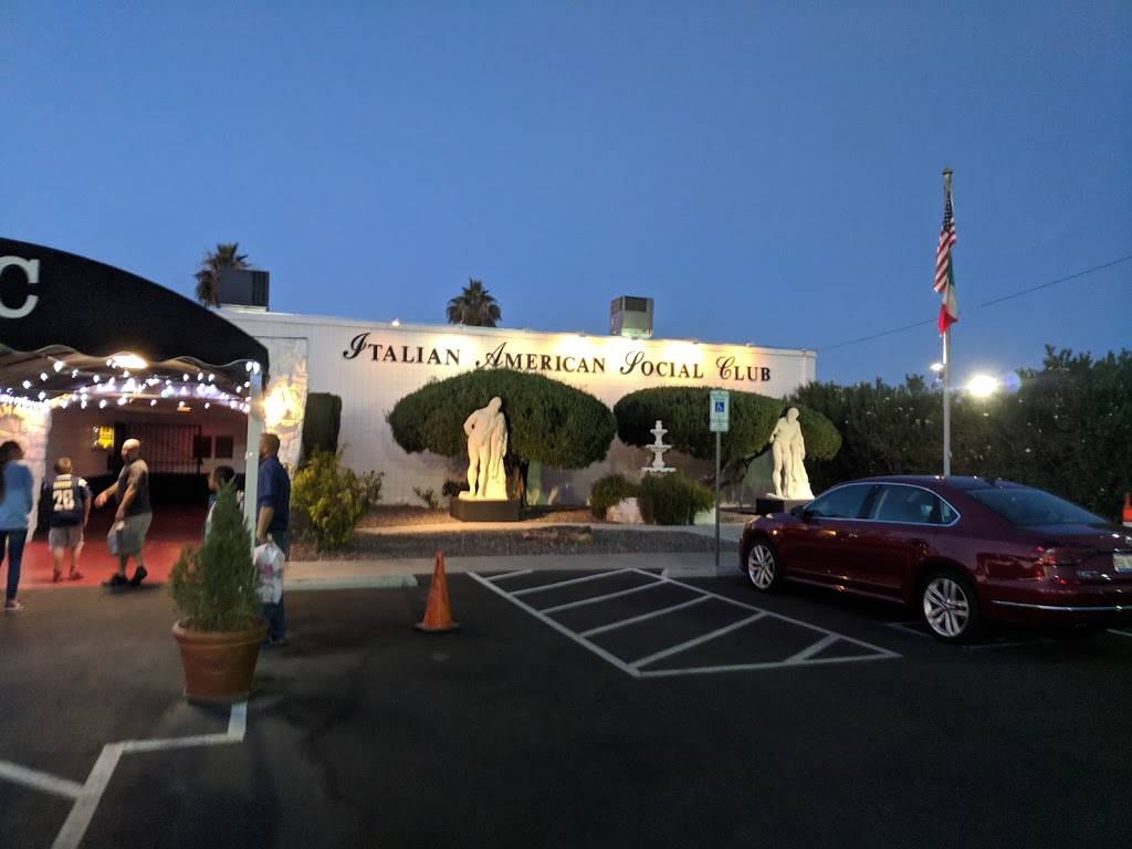 Italian American Club Restaurant | restaurant | 2333 E Sahara Ave, Las Vegas, NV 89104, USA | 7024573866 OR +1 702-457-3866