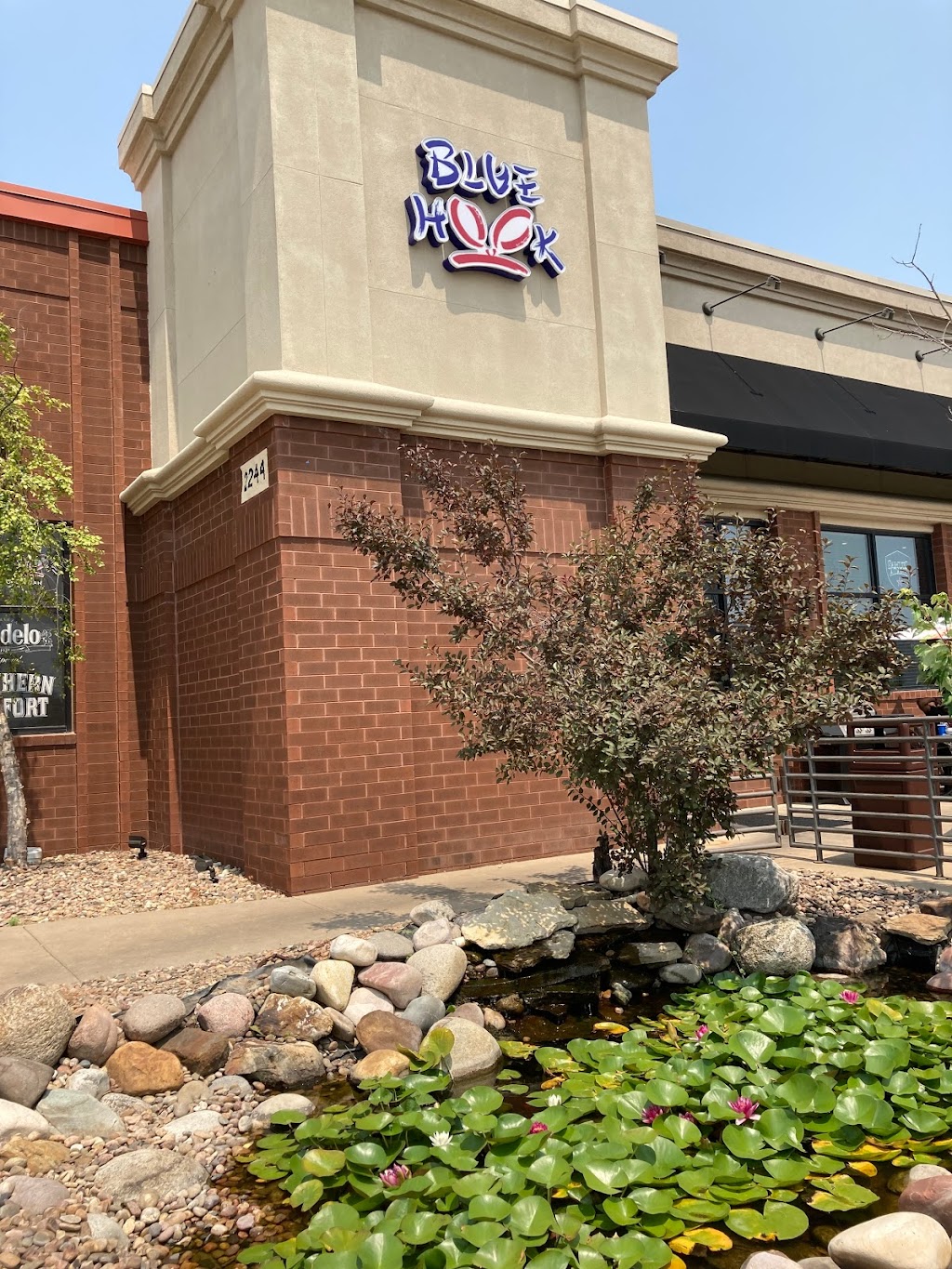 Blue Hook Cajun Seafood & Bar | restaurant | 2244 N Webb Rd, Wichita, KS 67226, USA | 3162605511 OR +1 316-260-5511